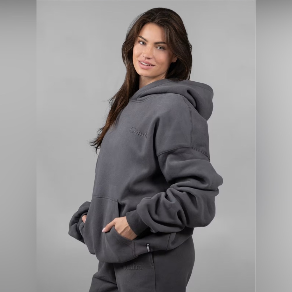 Comfrt Minimalist Sweatsuit